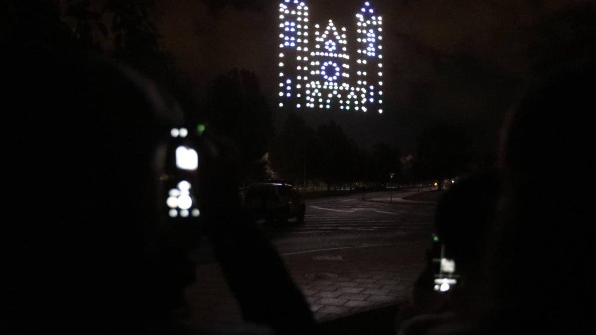 Los drones dibujarán elementos significativos de la ciudad.