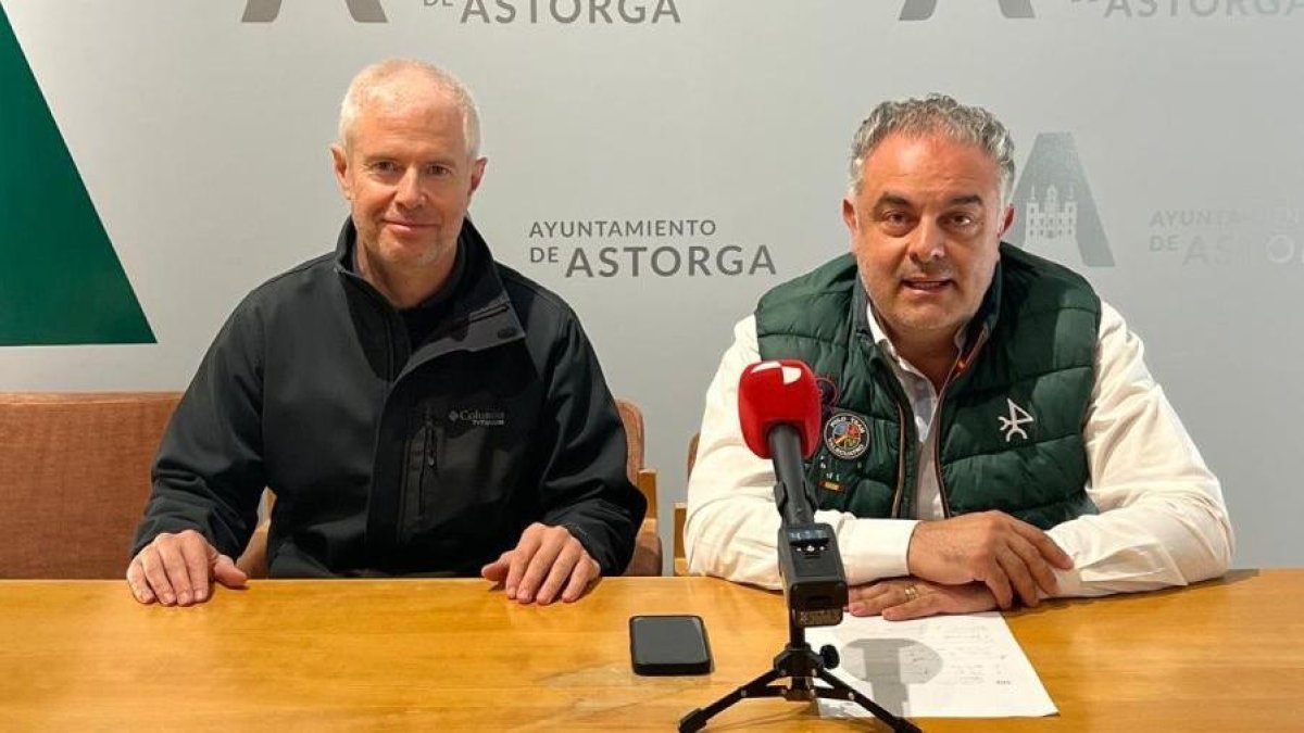 El presidente de la Cámara y el alcalde, este lunes..