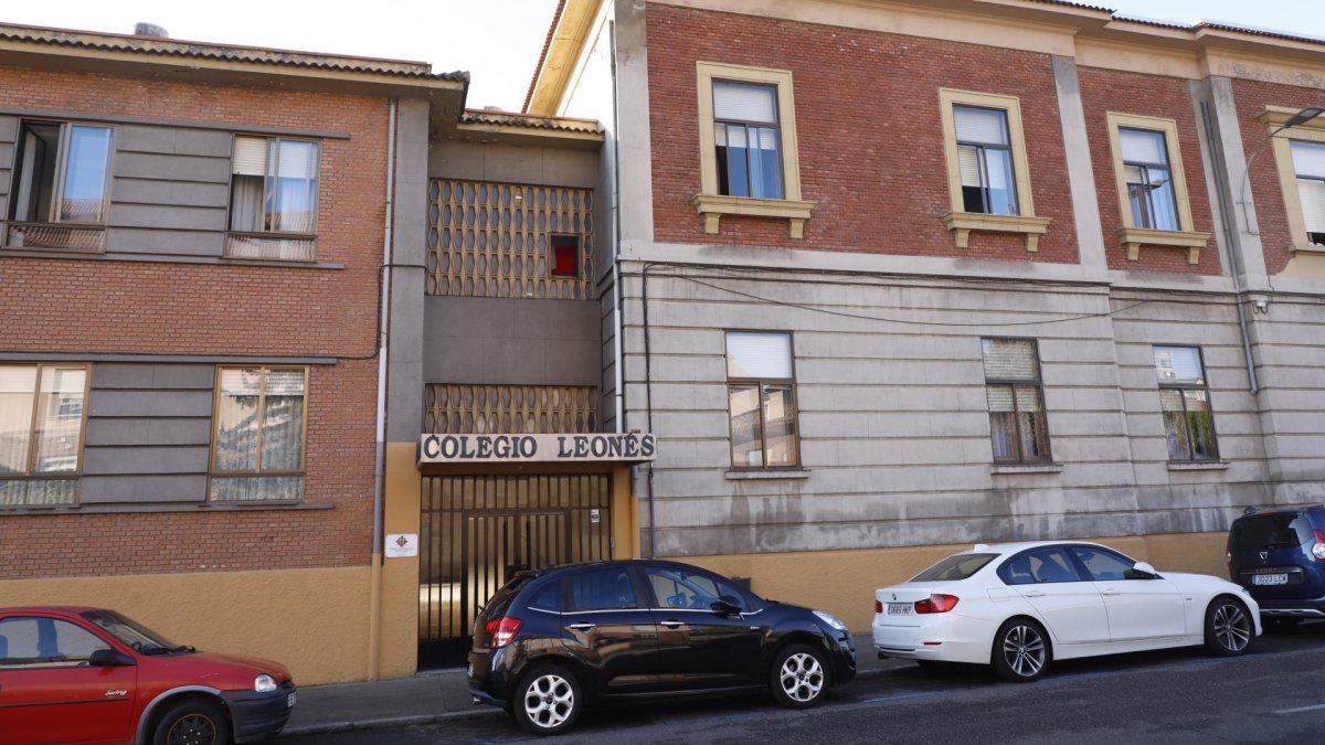 Instalaciones del Colegio Leonés en La Corredera.