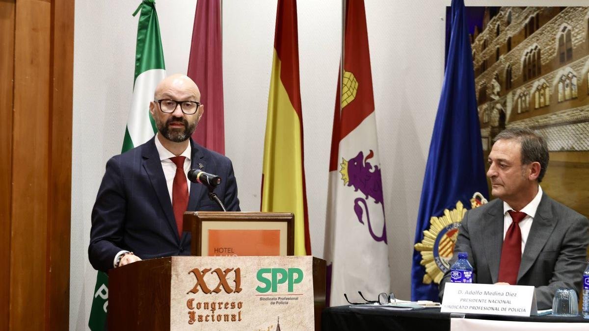 Héctor Aláiz, subdelegado del Gobierno y Adolfo Medina, presidente del SPP.