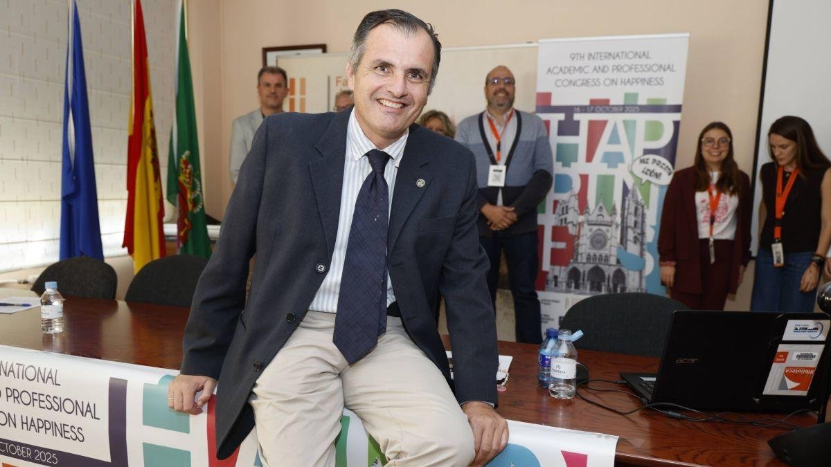 Rafael Ravina Ripoll, en la Facultad de Ciencias Económicas y Empresariales de la ULE.