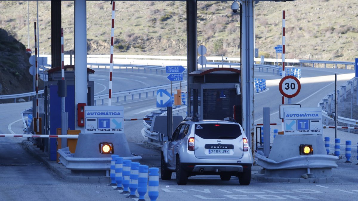 Peaje en la autopista del Huerna, en una imagen de archivo.