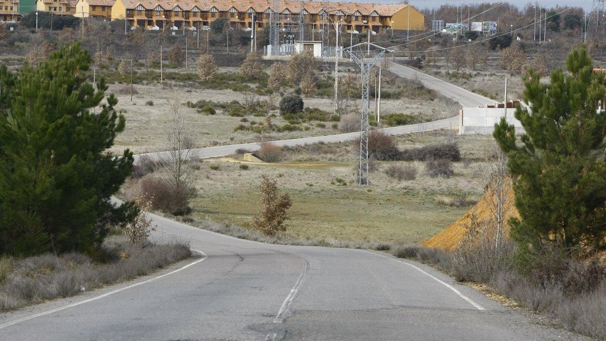 El Ayuntamiento de Valverde de la Virgen liberará solares propios, sobre todo, en el campo de golf de San Miguel para dar cabida a las peticiones de vivienda.