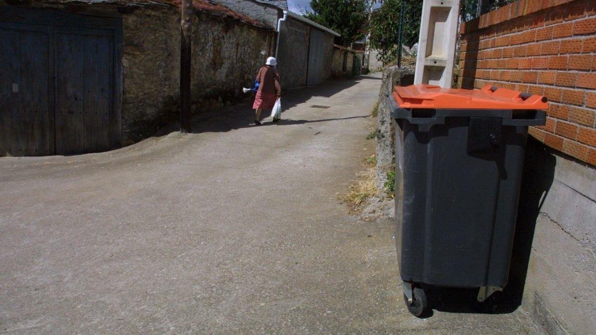 La ordenanza recurrida afecta a los municipios menores de cinco mil habitantes.