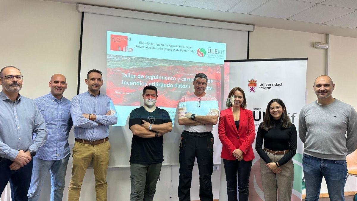 Las dos investigadoras encargadas de la formación y los agentes participantes.