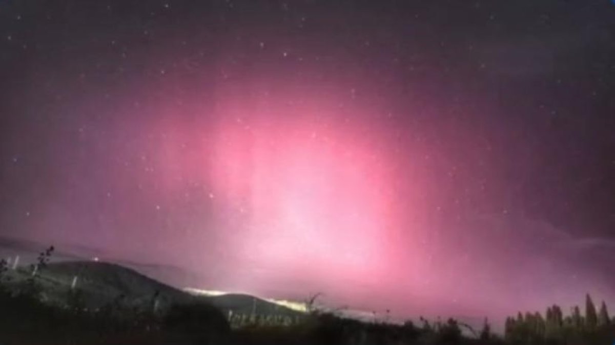 Aurora Boreal captada desde Ponferrada hace excamente un año.