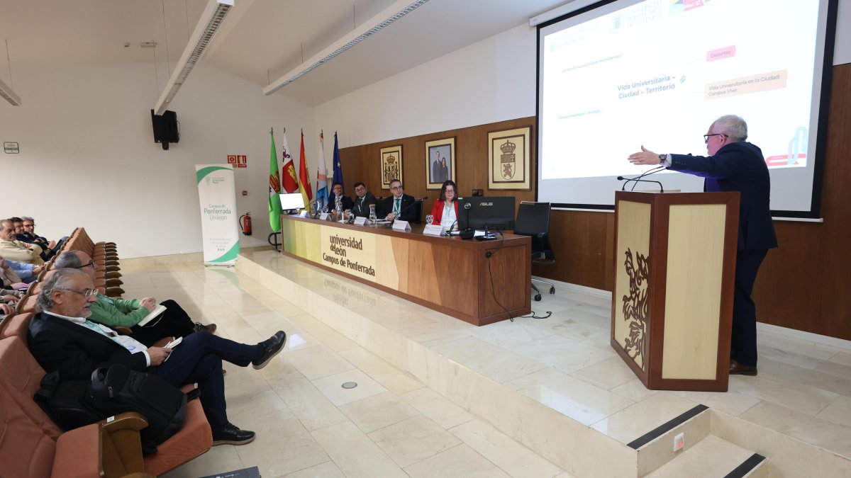 Las primeras Jornadas Nacionales de Campus Periféricos celebradas en Ponferrada.