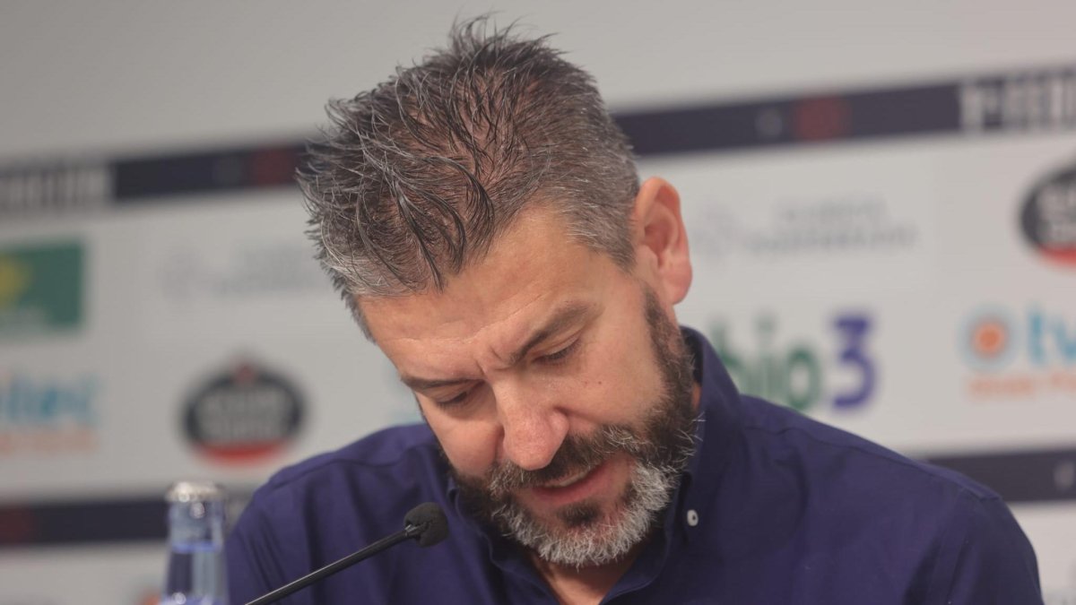 Fernando Estévez se marcha dolido de la SD Ponferradina.