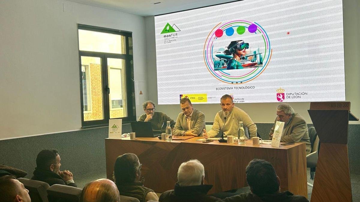 Reunión de alcaldes y representantes de la Diputación de León.