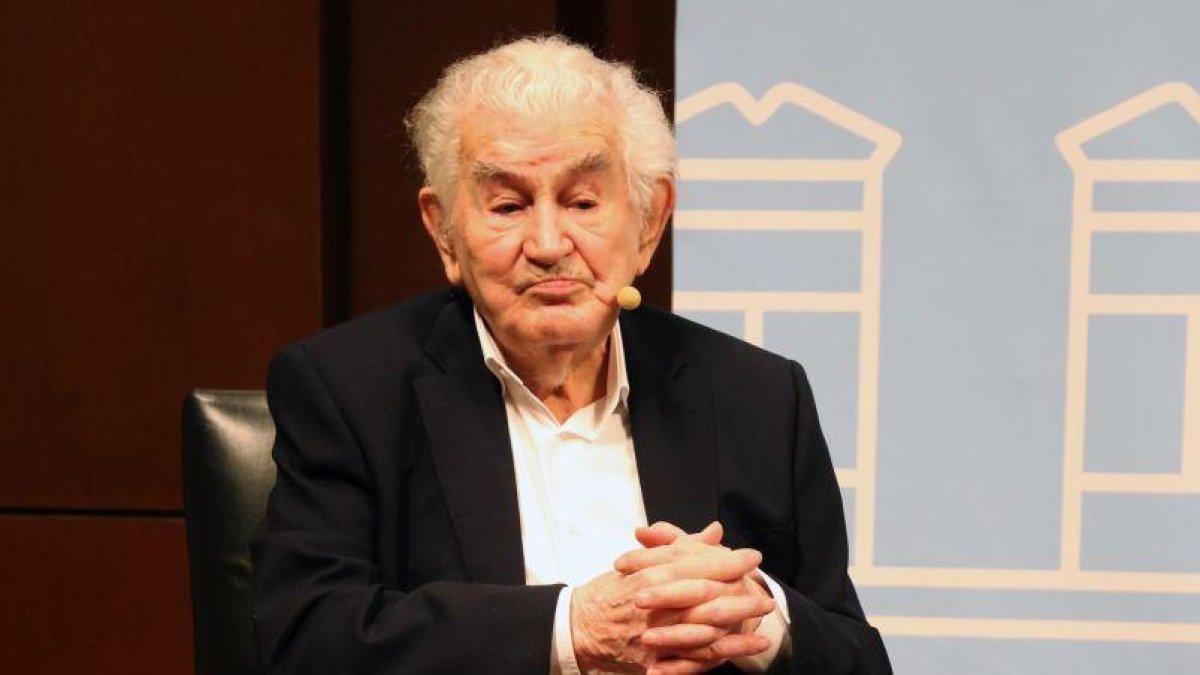 Imagen de archivo del poeta Antonio Gamoneda.