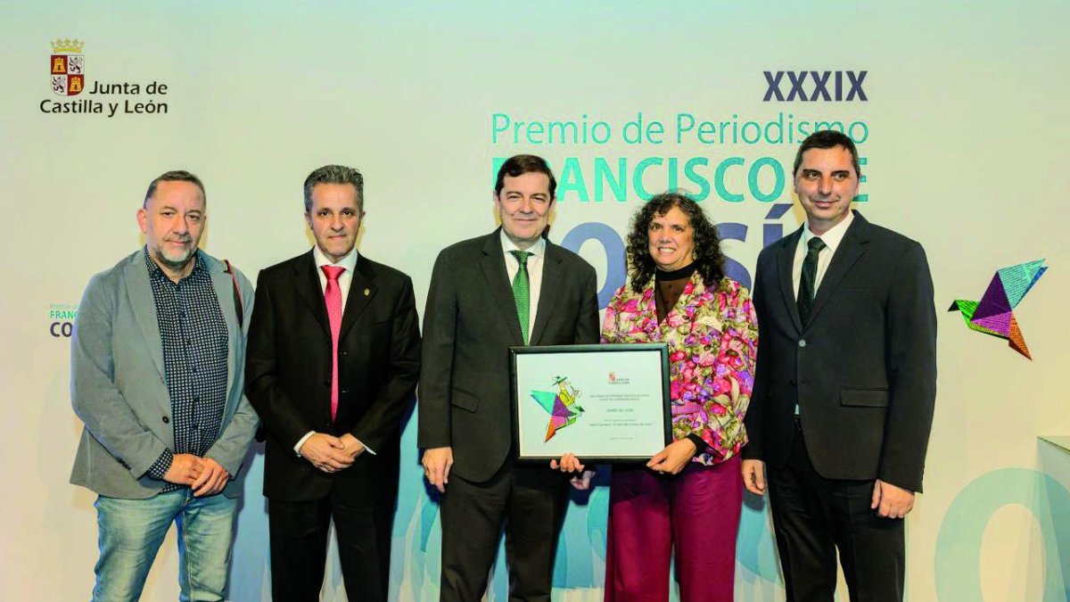 Ramiro J. López, Miguel Ángel Zamora, Ana Gaitero y Marco Romero, con el presidente Fernández Mañueco. 