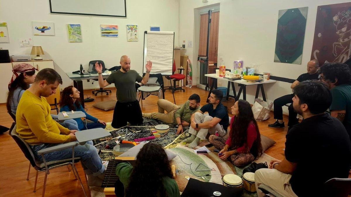 Un momento del encuentro celebrado en Italia con integrantes de las cuatro entidades que desarrollan 'Play Me Your Feelings'.