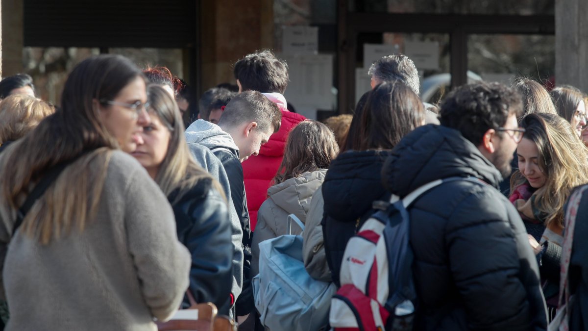 Aspirantes al MIR en otro de los exámenes celebrados en León.