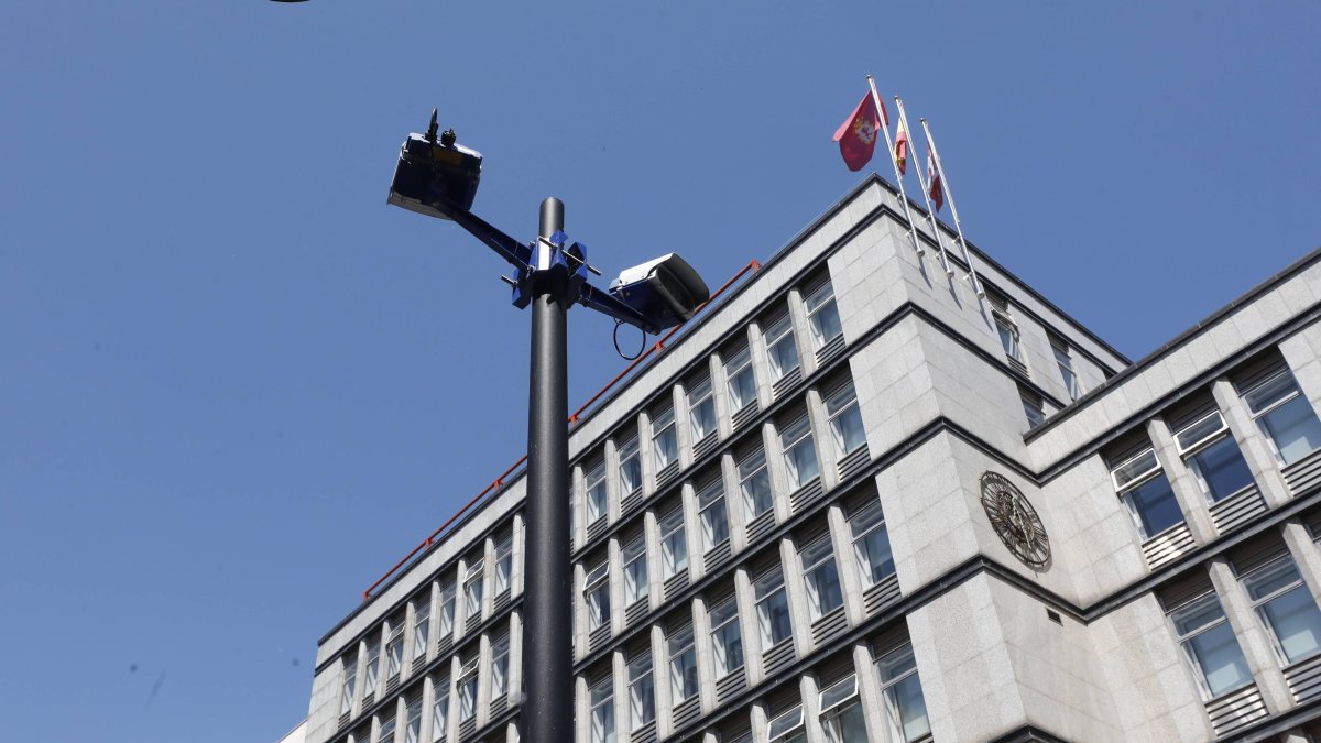 El Ayuntamiento de León pagará por el sistema de vigilancia 1,2 millones al año.