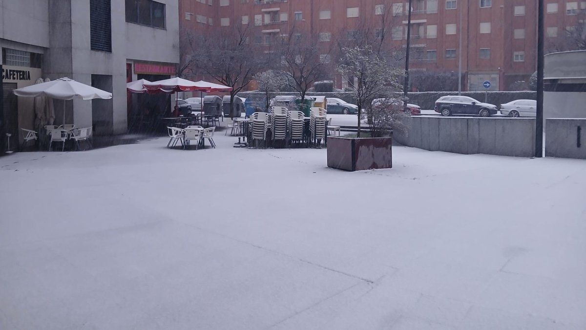 Nieva con fuerza en León