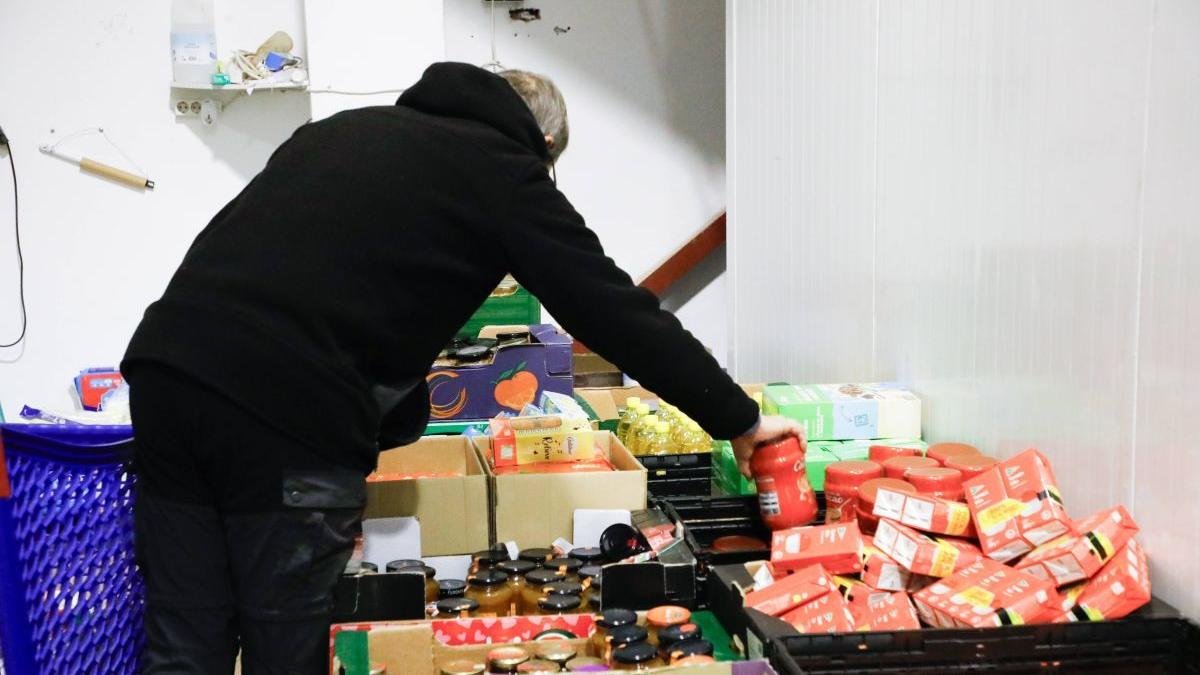 Reparto en el Banco de Alimentos de Leó.