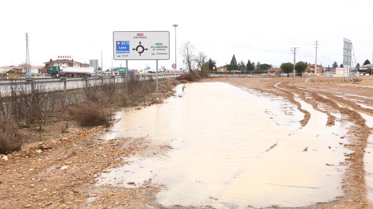 Las copiosas lluvias comienzan a provocar los primeros estragos en la provincia de León.