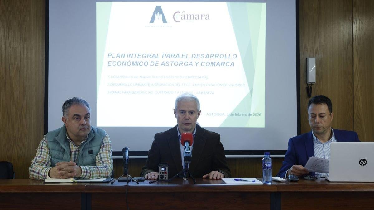 José Luis Nieto, Juan José Alonso y Eduardo Tocino, este martes en la presentación del proyecto.