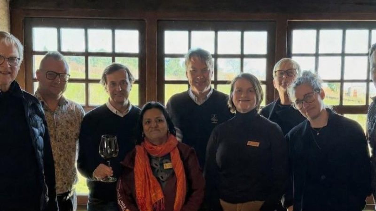 Los representantes de la asociación sueca, en su visita al Bierzo.