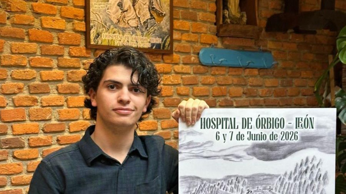 El joven artista Jaime Morán, con el cartel de este año.