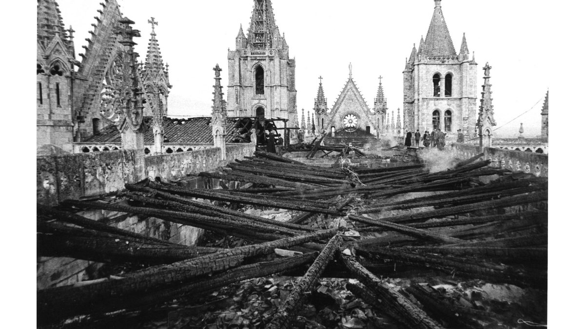 INCENDIO DE LA CATEDRAL - 29 DE MAYO DE 1966