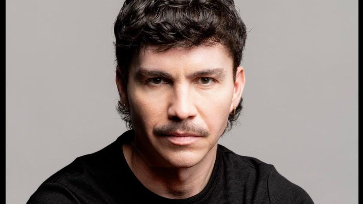 Míchel Serrano, actor: «La cultura puede cambiar esta sociedad tan egoísta»