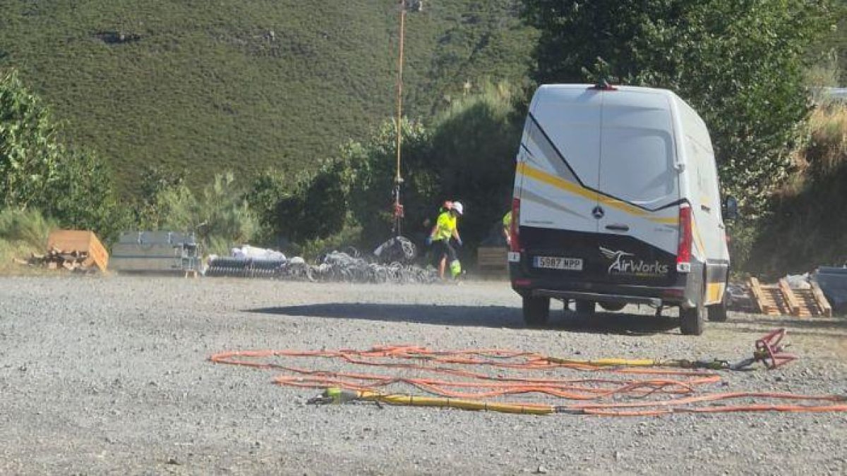 Colocación de mallas en Peñalba de Santiago