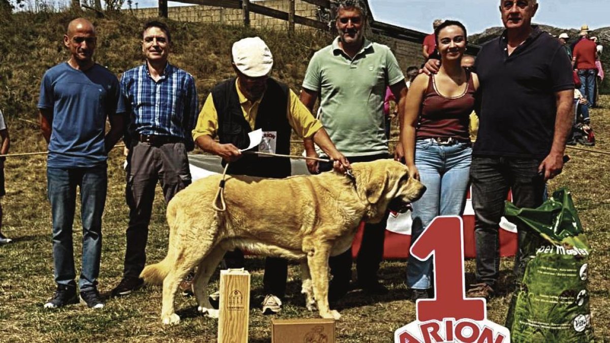El alcalde con el campeón.