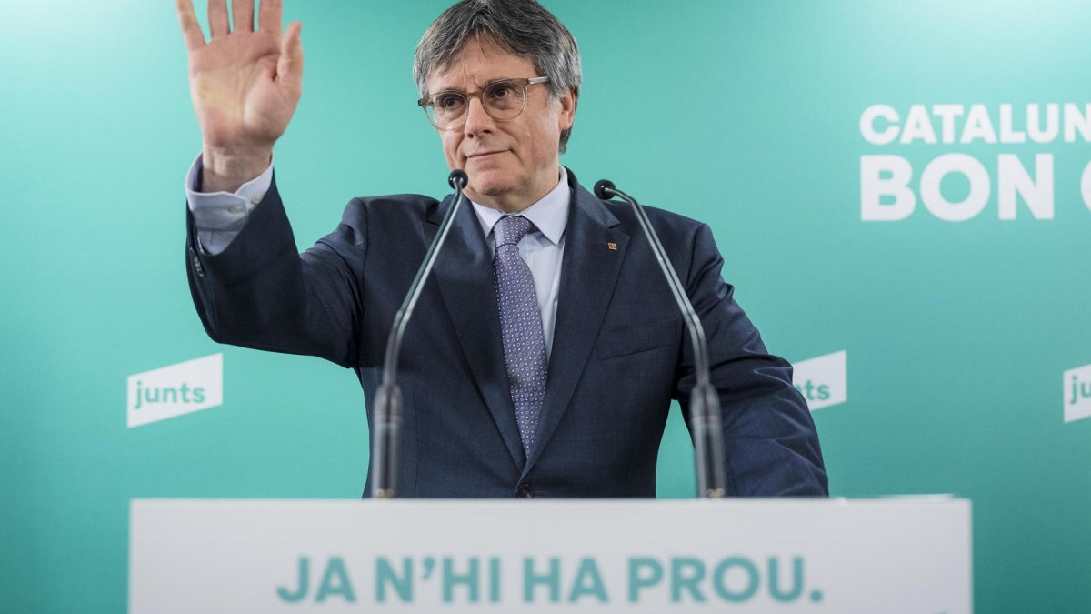El presidente de JxCat, Carles Puigdemont, durante una rueda de prensa tras una reunión extraordinaria de la dirección del partido en Perpinya (Francia) por