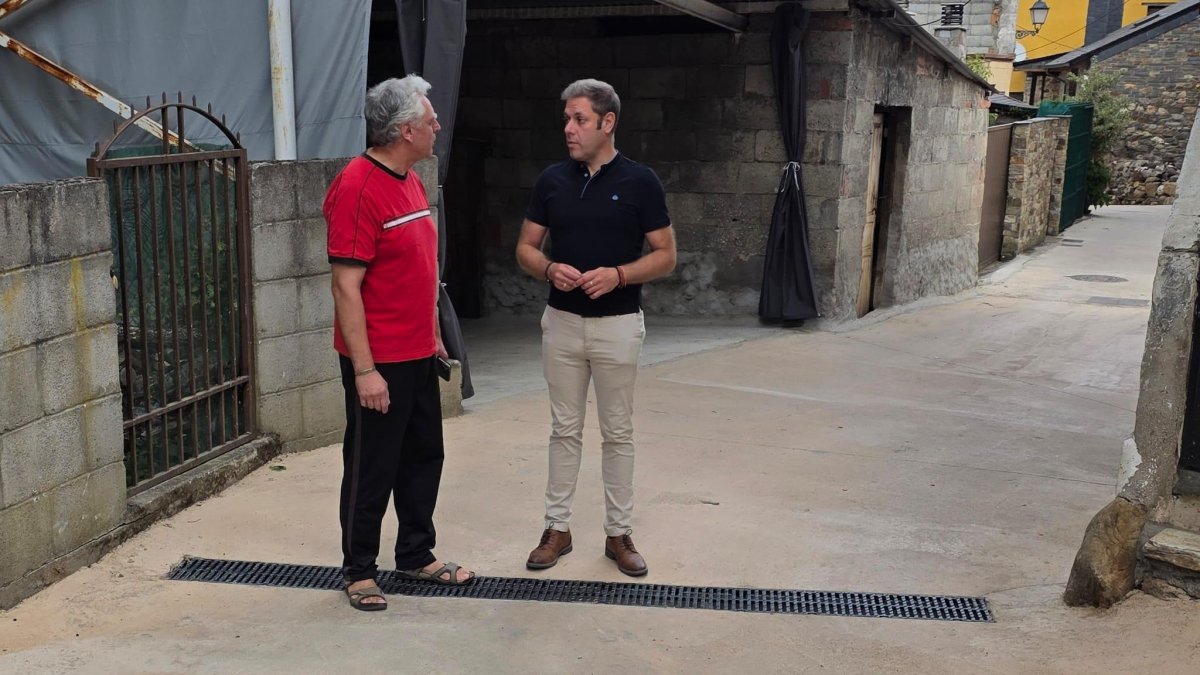 Ponferrada completa la renovación de una calle en Villanueva de Valdueza