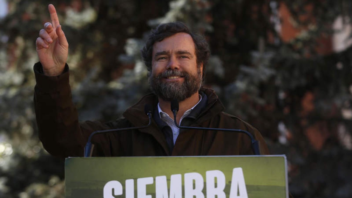 Espinosa de los Monteros, ayer, en La Bañeza. FERNANDO OTERO