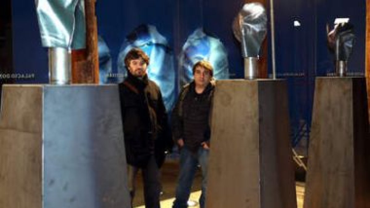 Los artistas Juárez y Palmero durante su última exposición como pareja artística en el palacio de Do
