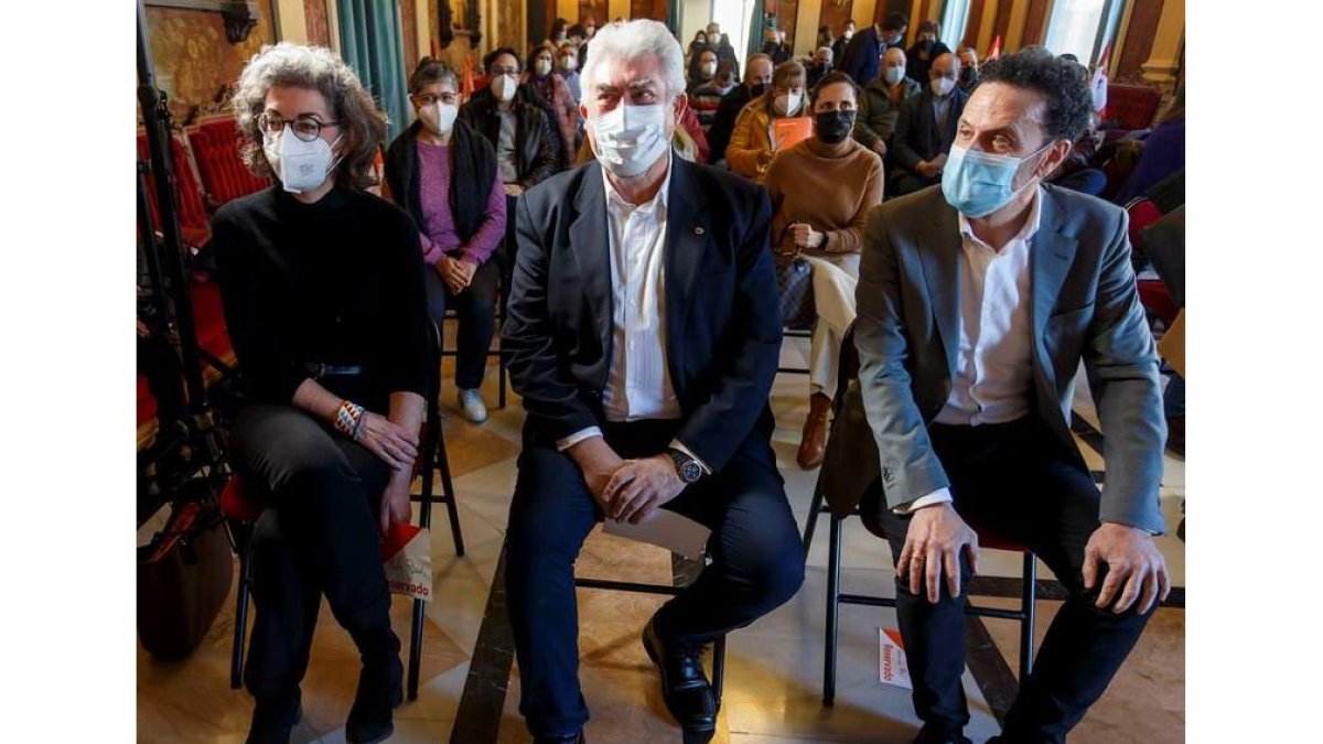 Maite Pagazaurtundúa, José Ignacio Delgado y Edmundo Bal. SANTI OTERO