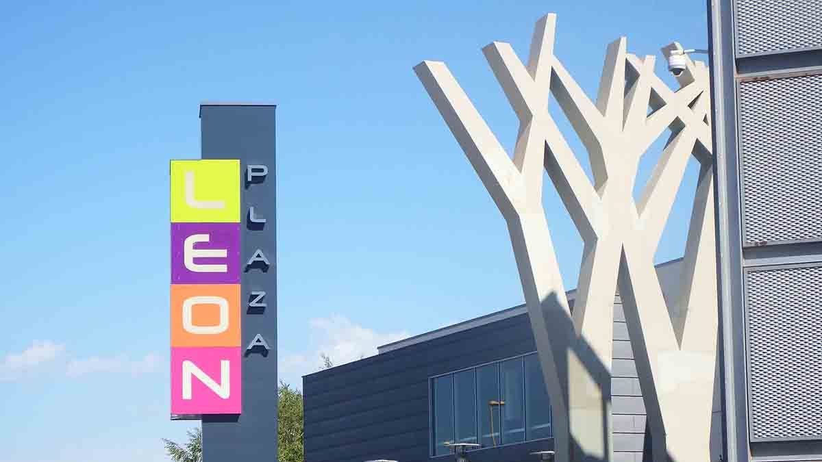 Calendario de apertura Centro Comercial León Plaza en Navidades 2020. Foto leonplaza.es