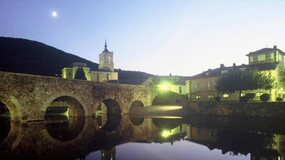 El puente de Molinaseca.