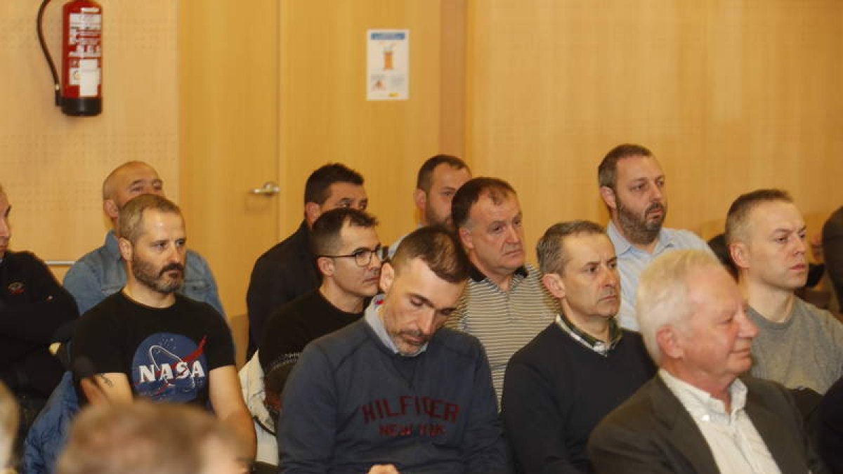 Algunos de los ingenieros y vigilantes que prestan declaración en la primera parte del juicio. RAMIRO