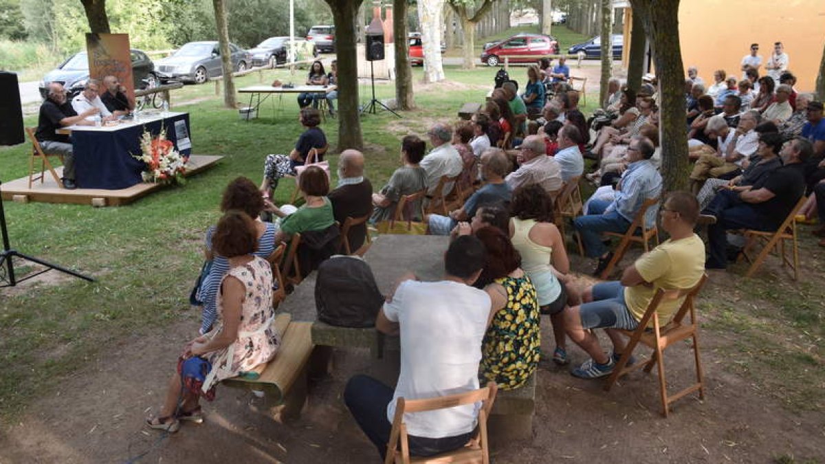 El curso del río Órbigo marca la celebración de este encuentro cultural. DL
