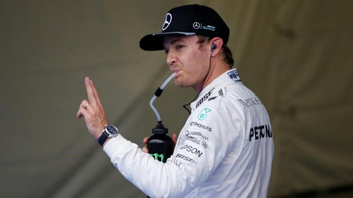 Nico Rosberg, relajado tras conseguir la pole en el Gran Premio de Japón.