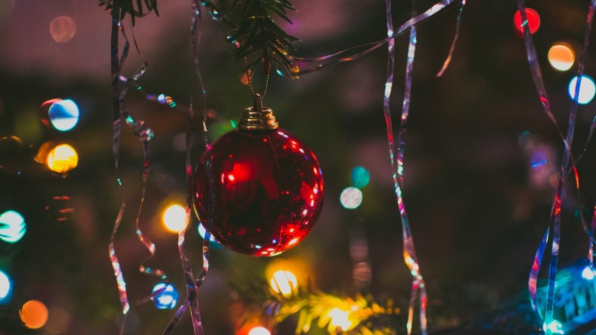 Por qué decorar tu casa con luces en Navidad