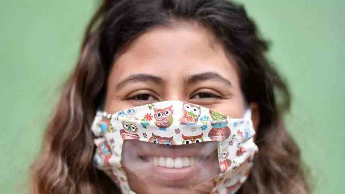 Beneficios de usar mascarillas transparentes para protegerte del virus