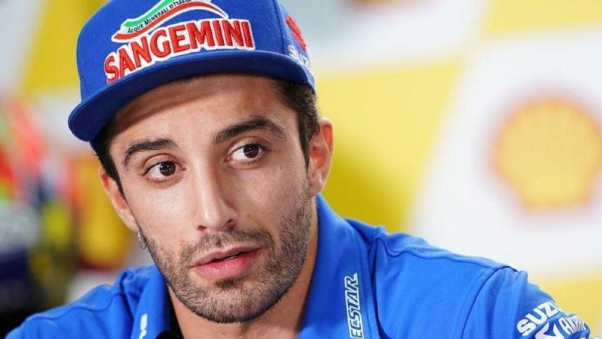 Adrea Iannone (Suzuki), al responder hoy sobre las cinco cosas imprescindibles en su mochila de viaje