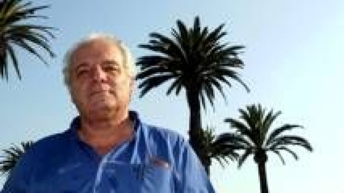 El escritor Javier Reverte presentó ayer el libro