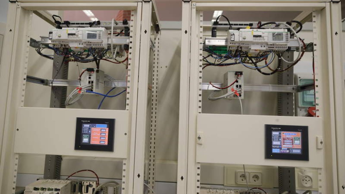 La Universidad de León cuenta con un laboratorio específico para trabajar lo que se conoce como el Internet de las Cosas. RAMIRO