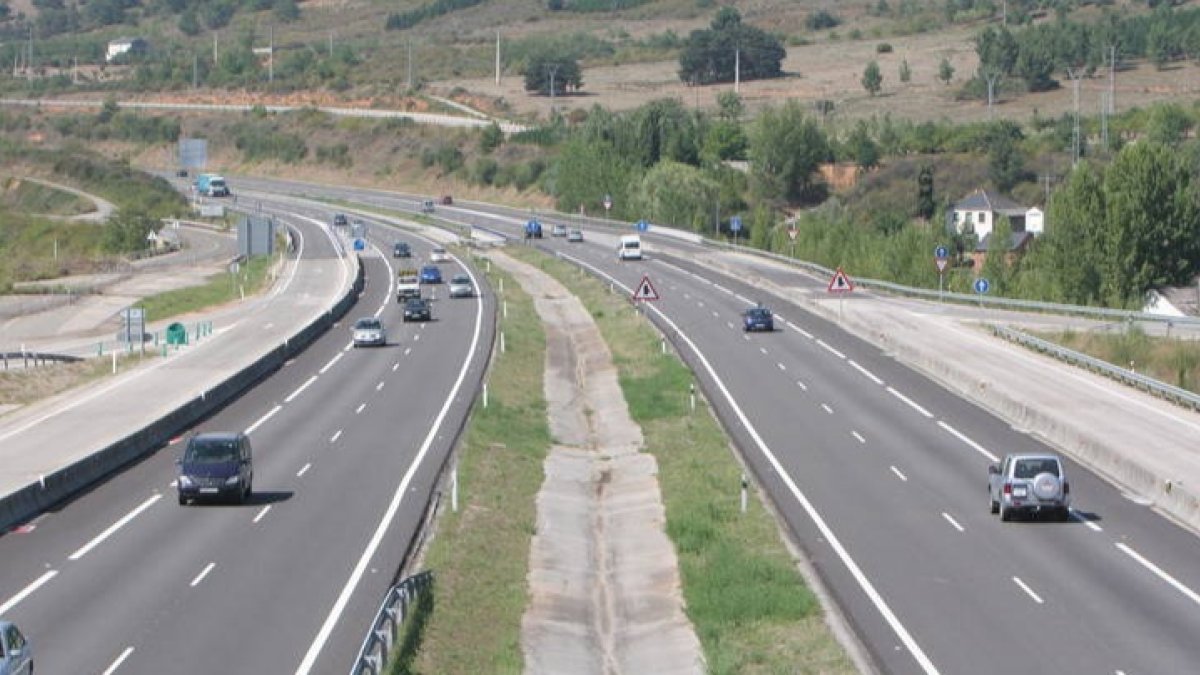 Los hechos tuvieron lugar en la autovía A-6 en dirección a Madrid. ANA F. BARREDO