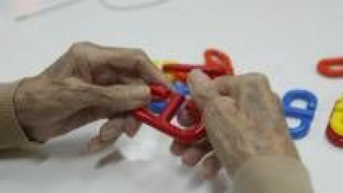 Los centros de día son un respiro para las familias que tienen enfermos del mal de Alzheimer a cargo