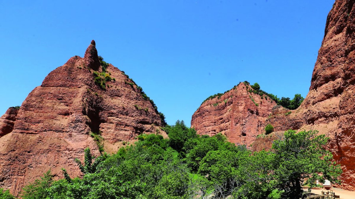 Paraje de Las Médulas, en una foto de archivo, que están declaradas por la Unesco como Patrimonio de la Humanidad. L. DE LA MATA