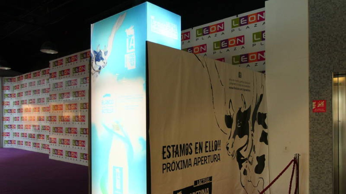 La primera máquina expendedora de leche de la ciudad está expuesta en Espacio León.
