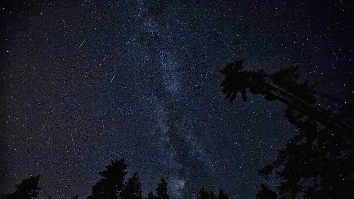 Las Perseidas también reciben el nombre de Lágrimas de San Lorenzo porque pueden verse desde el día 10 de agosto. EFE