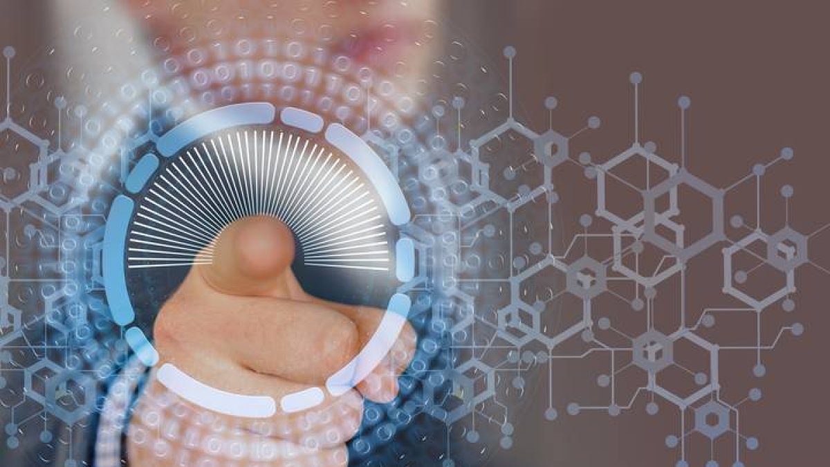 Las salidas laborales de los ingenieros de Datos e Inteligencia Artificial son dispares. EFE