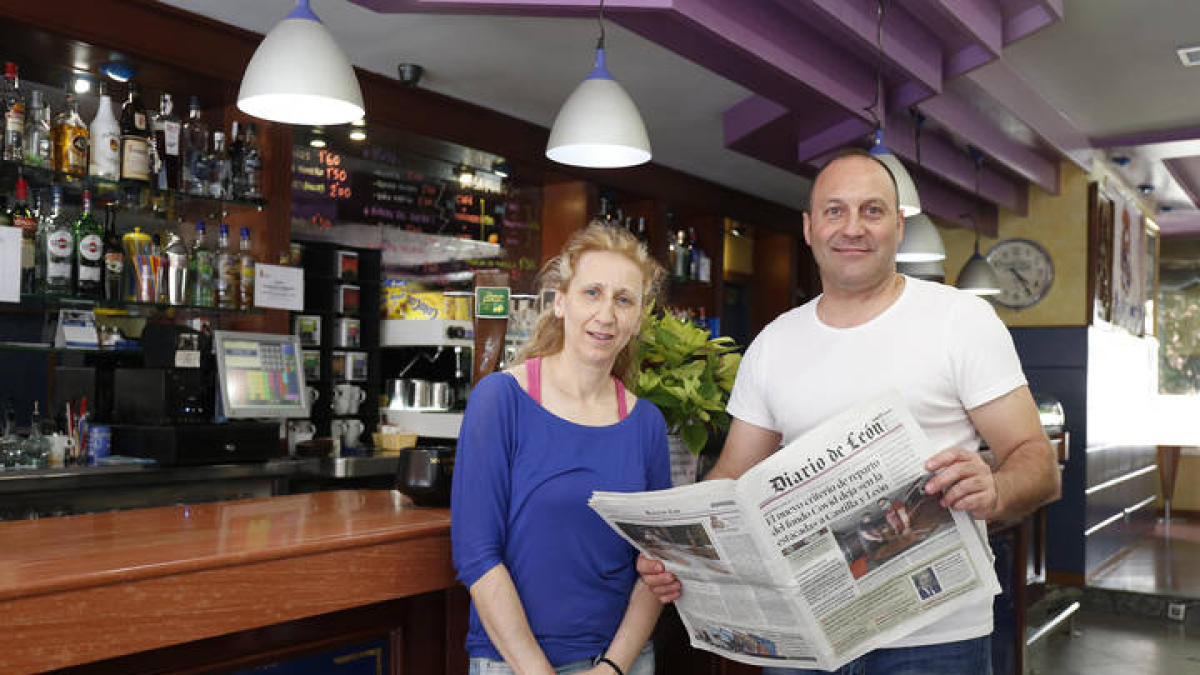 Bar JV con el Diario de León. F. Otero Perandones.